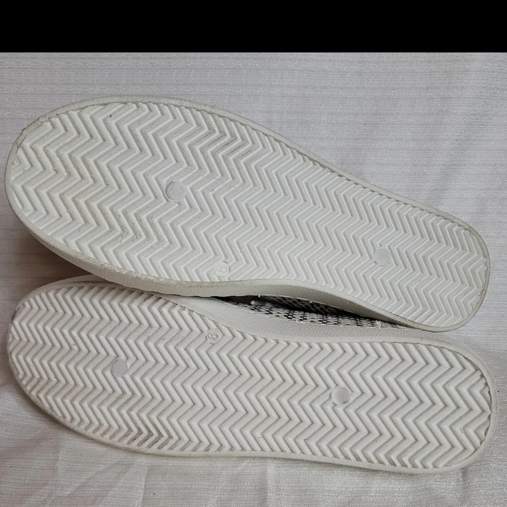 Vintage Havana Beige and White Sneakers - Picture 14 of 14